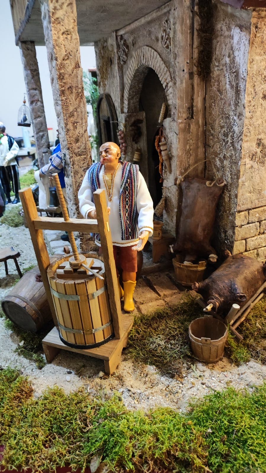 Escena del belén lista para visitantes