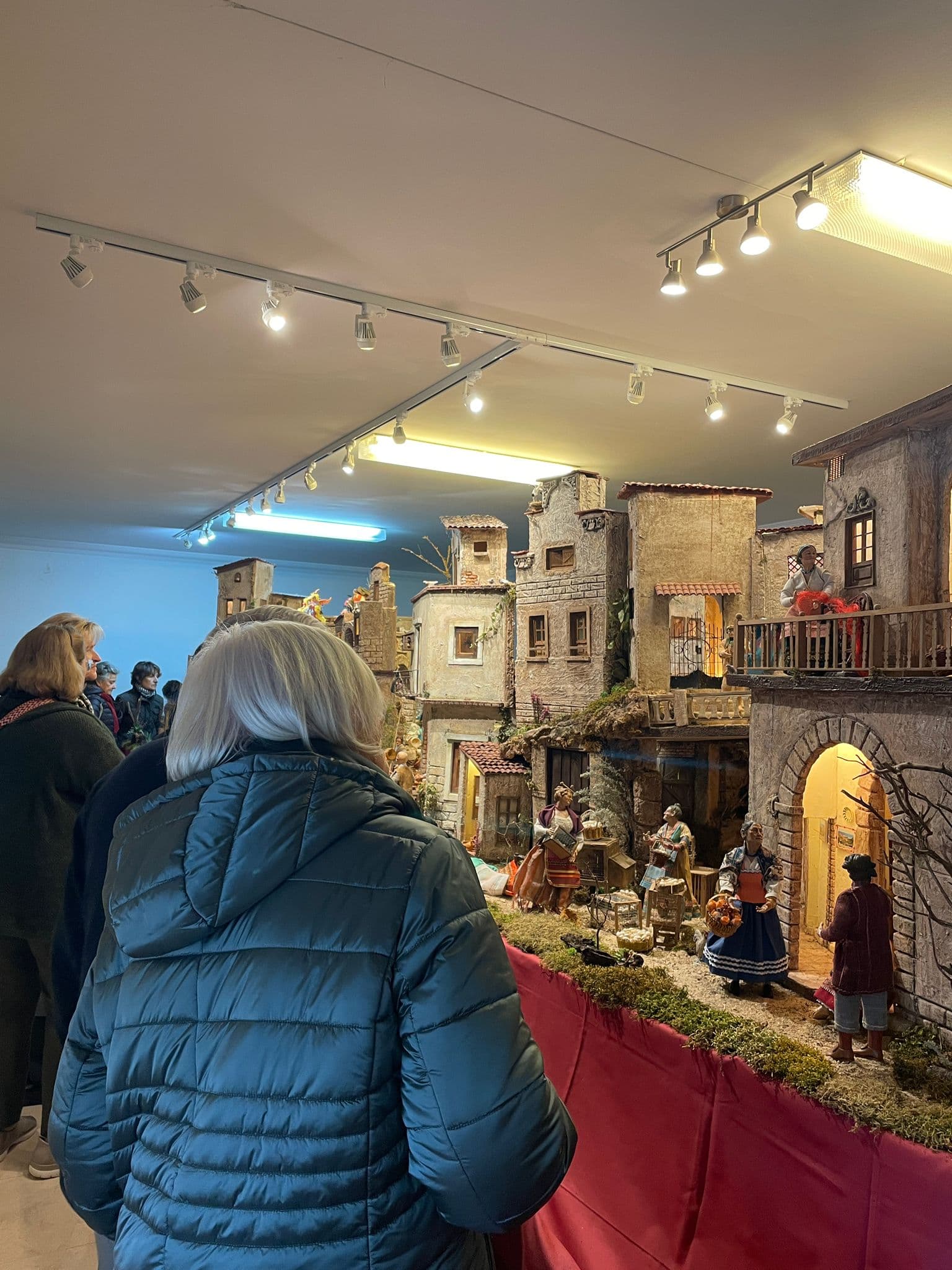 Admirando las figuras napolitanas