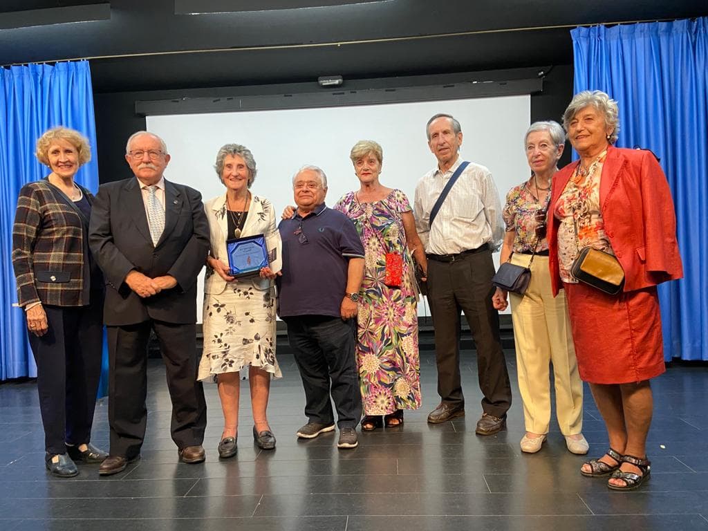 Pilar Tobar con grupo belenista