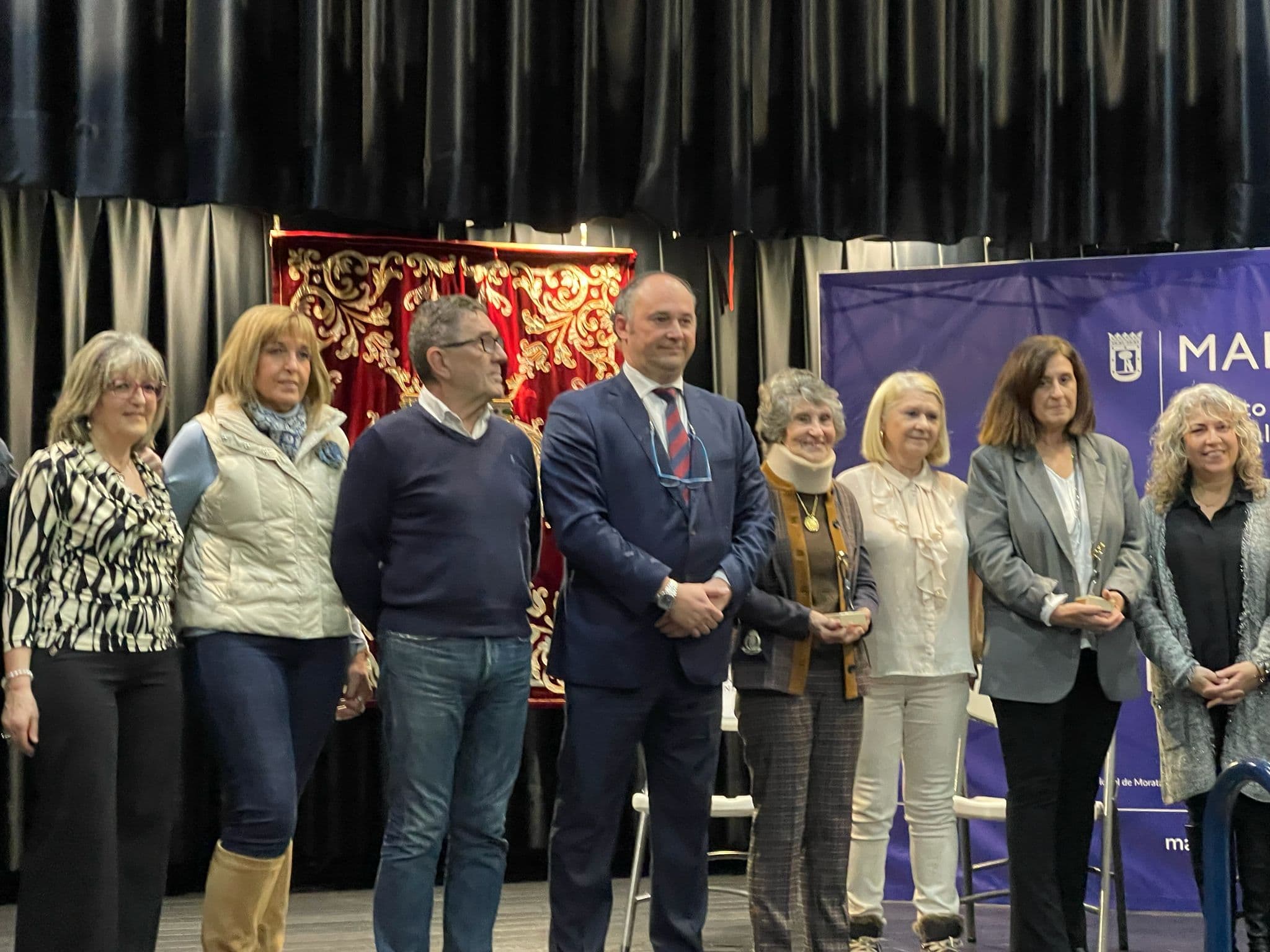Pilar Tobar entrega de premio a la mujer trabajadora 2024