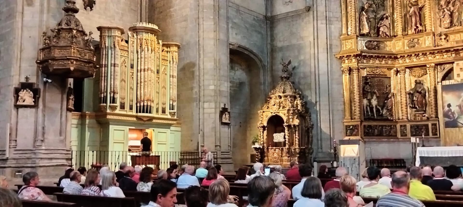 Concierto de órgano en la Iglesia de Santiago el Real durante el LXIII Congreso Nacional Belenista